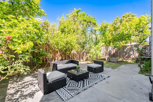 34319 Platinum Ter, Fremont CA: https://media.crmls.org/mediaz/3de36afc-9b57-476d-9604-4bba617223e0.jpg