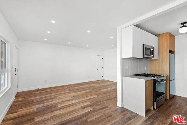 1563 Gordon Street, Los Angeles CA: https://media.crmls.org/mediaz/3de36d6d-b50b-4278-821e-395ed3cb3473.jpg