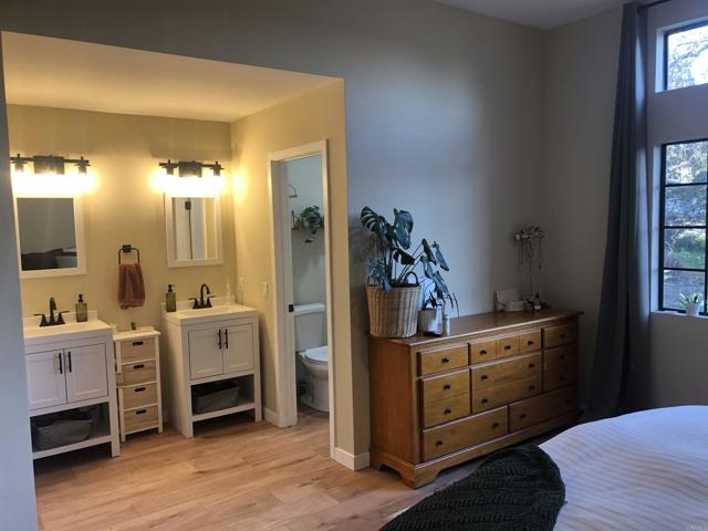 Detail Gallery Image 10 of 12 For 2861 Andover Ave, Carlsbad,  CA 92010 - 2 Beds | 2 Baths