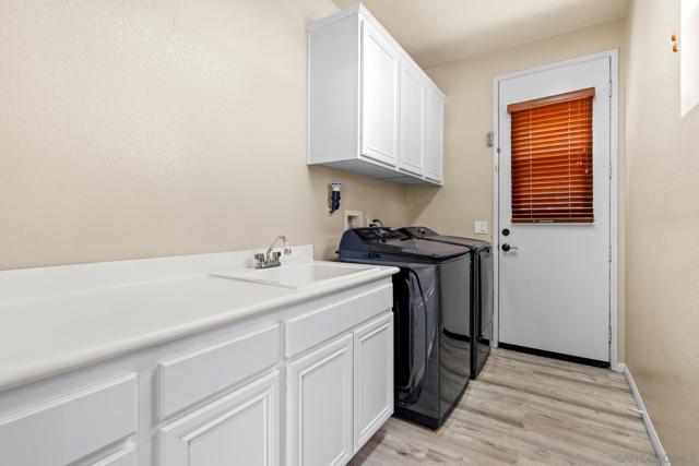 366 Plaza Paraiso, Chula Vista CA: https://media.crmls.org/mediaz/3de3be38-8730-4f97-af1e-2a4ffec59ec7.jpg
