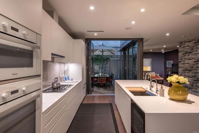 Detail Gallery Image 5 of 37 For 589 Palm St, San Diego,  CA 92103 - 2 Beds | 2/1 Baths