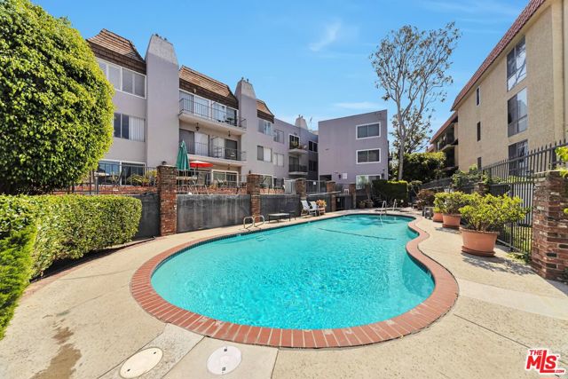 5870 Green Valley Circle, Culver City CA: https://media.crmls.org/mediaz/3de45dac-4679-49b7-ba76-ae55f7600d77.jpg
