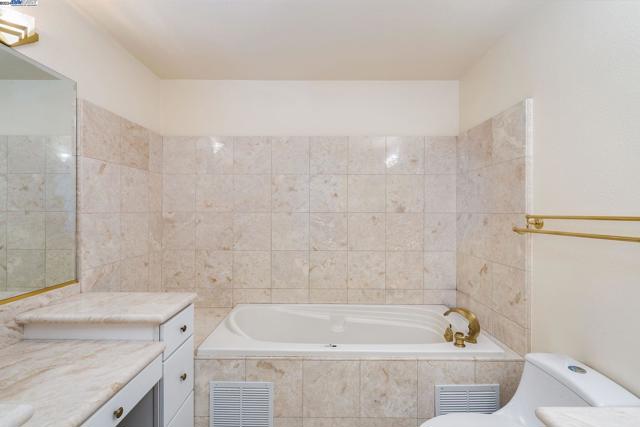 Image 38 of 50 For 565 Bellevue  1903