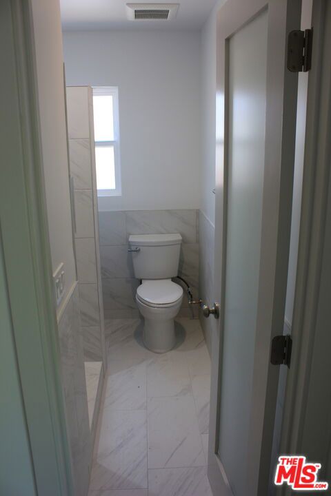 1917 Colonia Place, Camarillo CA: https://media.crmls.org/mediaz/3de531b2-d452-42d4-8431-3b19a1c5ffbb.jpg