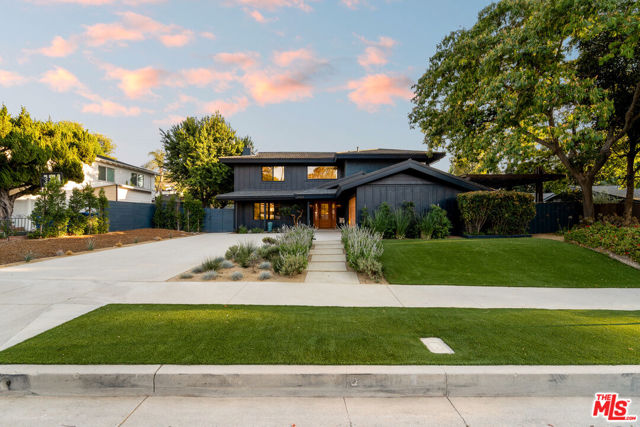 22824 Margarita Drive, Woodland Hills CA: https://media.crmls.org/mediaz/3de57591-8dda-408d-9623-ed00a4452877.jpg