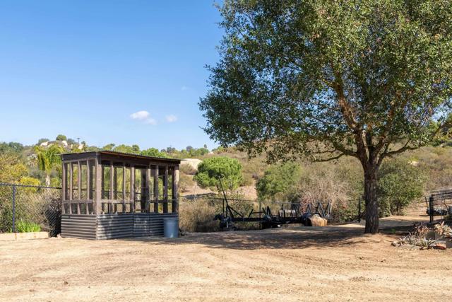 16526 GREEN VALLEY TRUCK TRAIL, Ramona CA: https://media.crmls.org/mediaz/3de59496-30cc-421e-8e4b-cf6498d6903f.jpg