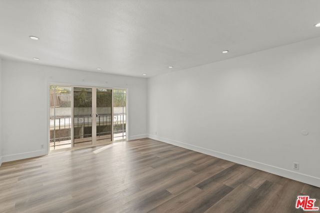 530 Evergreen Street, Inglewood CA: https://media.crmls.org/mediaz/3de6436b-65e1-4182-8c9e-6030a7d151f6.jpg