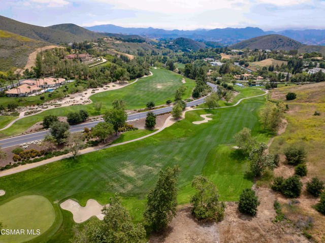 1600 Crown Ridge Court, Westlake Village CA: https://media.crmls.org/mediaz/3de6eb62-073e-4d15-899f-9dbebf51351d.jpg