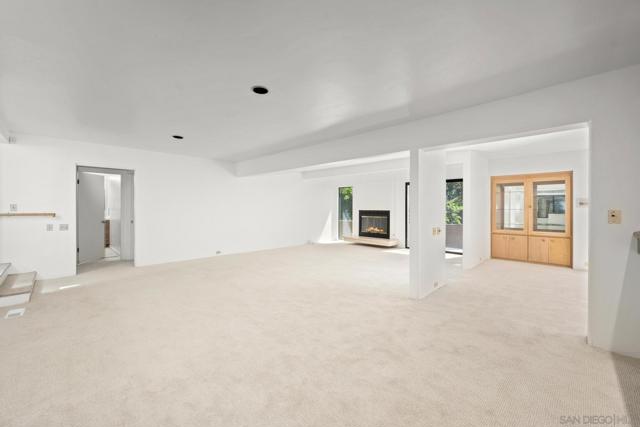 2195 Hayden Way, San Diego CA: https://media.crmls.org/mediaz/3de83039-f63c-48a1-bbe1-9054b0436727.jpg