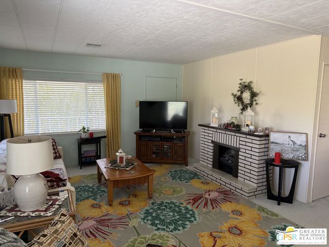 15500 Bubbling Wells Road, Desert Hot Springs CA: https://media.crmls.org/mediaz/3de84244-b8c6-42c8-b14f-f5de861f9448.jpg