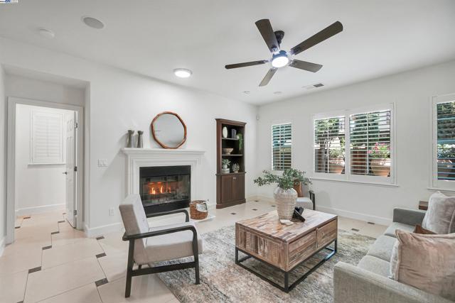 671 W Questa Trl, Mountain House CA: https://media.crmls.org/mediaz/3de85a9a-e6c0-4c8f-bce4-e5d4656f7124.jpg