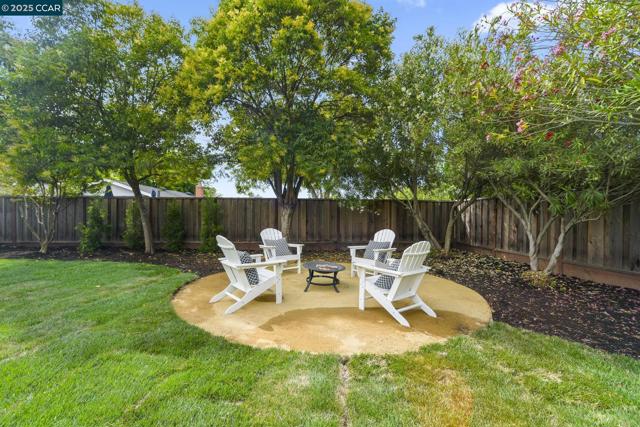 3715 Liscome Way, Concord CA: https://media.crmls.org/mediaz/3de88a1c-fd61-4d16-b73f-67464988e64f.jpg