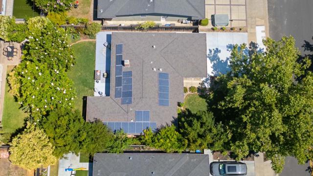 207 Thomas Drive, Los Gatos CA: https://media.crmls.org/mediaz/3de8a443-adb8-47f0-85a7-40e3bd9ce14a.jpg