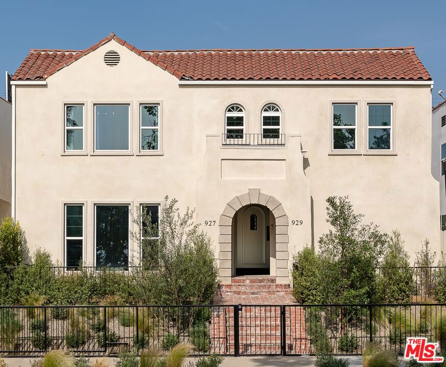 929 S Sycamore Avenue