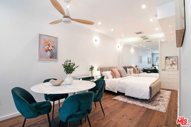 1623 S Bedford Street, Los Angeles CA: https://media.crmls.org/mediaz/3deaa611-b068-4445-9bcb-0a4390e05744.jpg