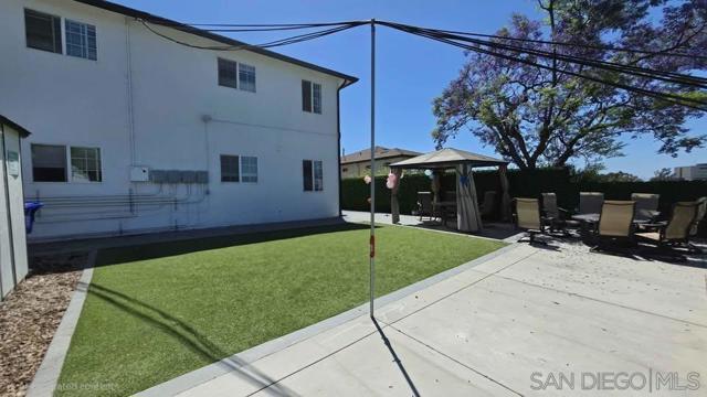 3934 Marine View Ave, San Diego CA: https://media.crmls.org/mediaz/3deb6fa8-2f8b-42d0-a397-d8b6bf6b8a6b.jpg