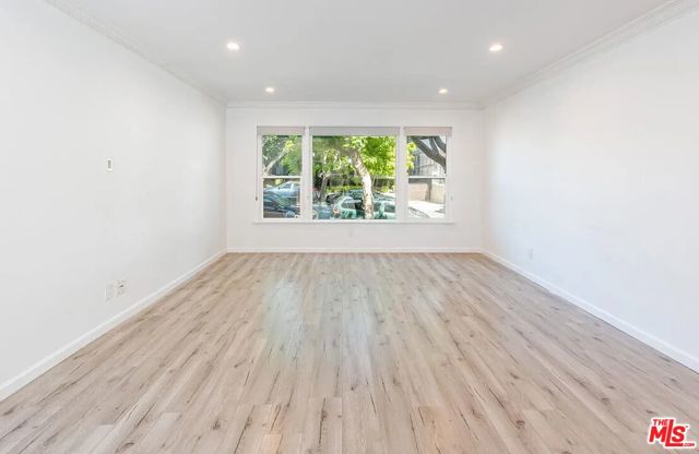 1429 Havenhurst Drive, West Hollywood CA: https://media.crmls.org/mediaz/3ded24b4-af9a-4fc0-862e-45d28f49a4ad.jpg