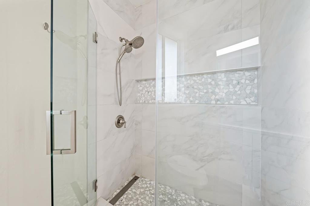 https://media.crmls.org/mediaz/3ded6ea7-30b0-408d-802d-60de57dd20b8.jpg?preset=X-Large