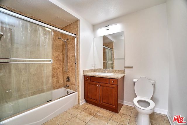1401 S St Andrews Place, Los Angeles CA: https://media.crmls.org/mediaz/3deeb2c4-e56c-455b-a8d1-188365ff25b9.jpg