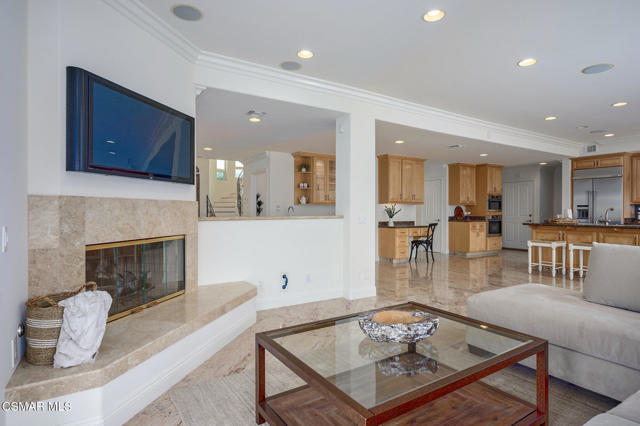 7111 Los Coyotes Place, Camarillo CA: https://media.crmls.org/mediaz/3deeea41-0d79-45b0-b906-3e5c4f7dbf49.jpg