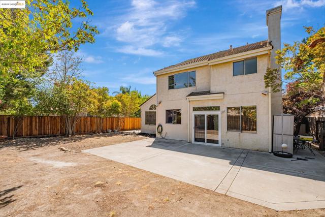 85 Duckhorn Place, Oakley CA: https://media.crmls.org/mediaz/3def6b7e-ba78-432a-8cfb-aa97d0e8df28.jpg