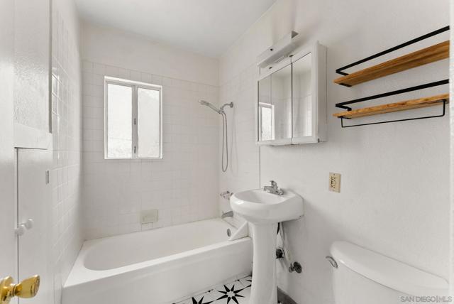 3941 45 32nd St, San Diego CA: https://media.crmls.org/mediaz/3deff3e5-f21f-46c6-bd56-d53d1b1a5e1d.jpg