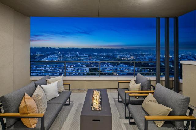 2779 VIA ALTA PL, San Diego CA: https://media.crmls.org/mediaz/3df05dbd-698b-4d9e-ac68-c85bf8ded9a7.jpg