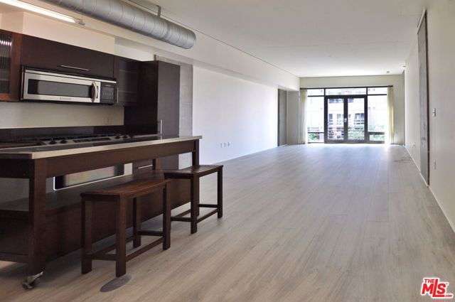 1111 S Grand Avenue, Los Angeles CA: https://media.crmls.org/mediaz/3df0ca5f-b82b-4272-b64b-ba6818785c81.jpg