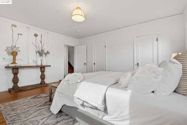 1048 Annerley Rd, Oakland CA: https://media.crmls.org/mediaz/3df254bc-e0bd-46a8-8006-65b8f5757f0a.jpg