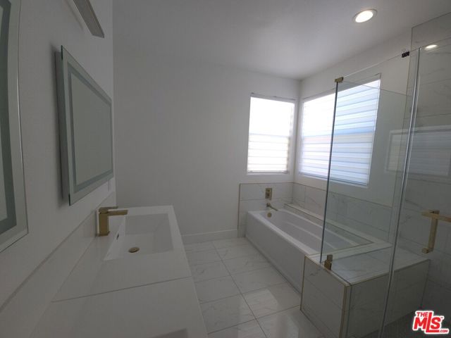 8004 Rose Street, Paramount CA: https://media.crmls.org/mediaz/3df2bb81-f553-4da6-83b5-39dc9b3c40aa.jpg