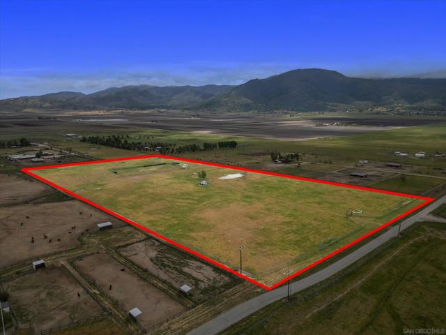 20256 Sasia RD, Tehachapi CA: https://media.crmls.org/mediaz/3df3760b-5bac-405e-94ae-2704d06fc30d.jpg