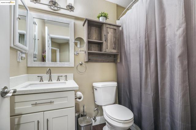2532 Crystal Way, Antioch CA: https://media.crmls.org/mediaz/3df3af16-cb19-4cb1-a50e-3adfb16dc378.jpg