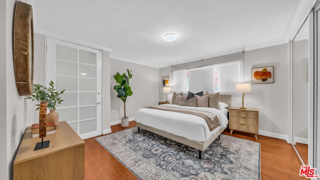 1130 9th Street, Santa Monica CA: https://media.crmls.org/mediaz/3df4165b-56b6-434c-a1b5-181ab429462e.jpg