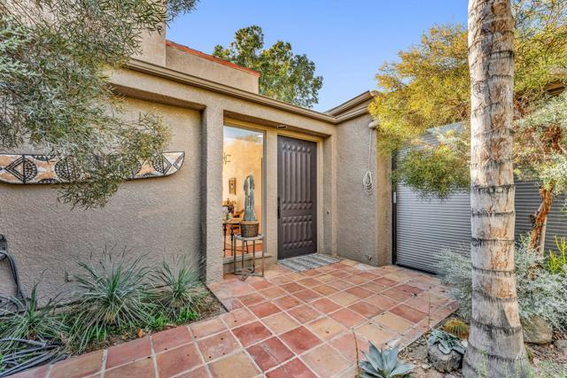 511 Desert West Drive, Rancho Mirage CA: https://media.crmls.org/mediaz/3df44c12-f899-4ad2-88a6-f8276dcdc005.jpg