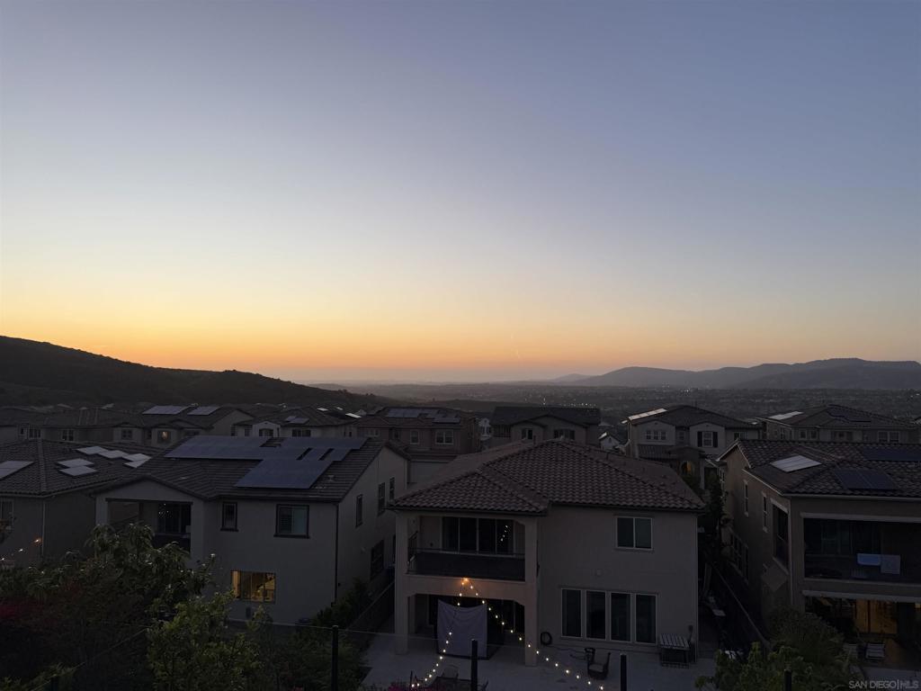 https://media.crmls.org/mediaz/3df4b696-f840-4ca3-b86a-31b1a01eaf30.jpg?preset=X-Large