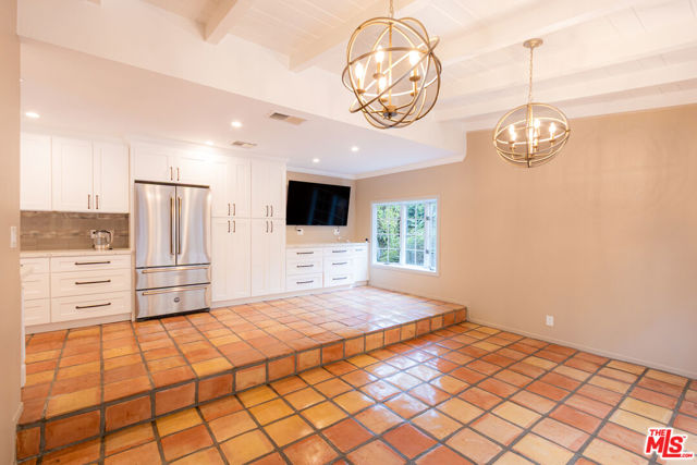 8510 Capistrano Avenue, West Hills CA: https://media.crmls.org/mediaz/3df4e397-1ca4-4136-ac24-ab6a73d0060e.jpg