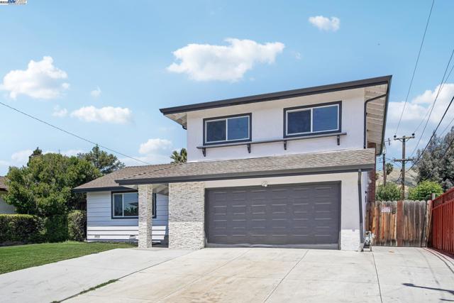 48344 Conifer St, Fremont CA: https://media.crmls.org/mediaz/3df5de82-5ccc-4e72-9c4d-9dee9f1ed9bd.jpg