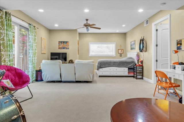4116 Ashford Circle, Hollister CA: https://media.crmls.org/mediaz/3df7a1e5-5ae3-4a23-ad41-89332b1ae873.jpg