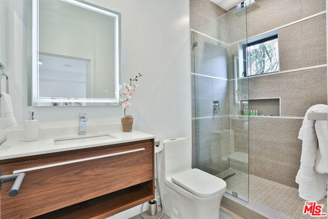 1622 S Mansfield Avenue, Los Angeles CA: https://media.crmls.org/mediaz/3df802be-0e7c-4e63-94cb-9d309fab1c8a.jpg