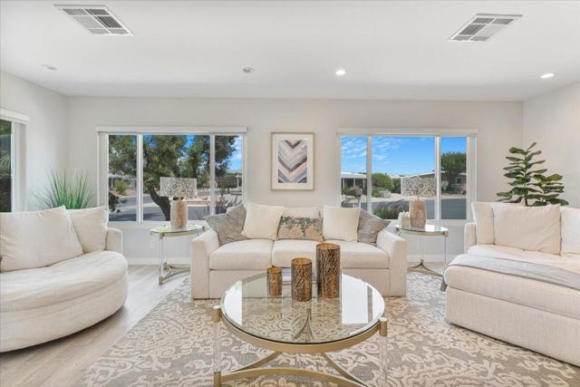 73411 Brown Rabbit Drive, Palm Desert CA: https://media.crmls.org/mediaz/3df84871-957f-4254-8f80-0ebf5f13a5c4.jpg