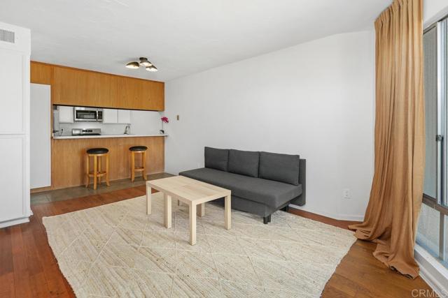 5712 Baltimore Drive, La Mesa CA: https://media.crmls.org/mediaz/3df8f058-7379-4484-a018-45ec06e2436d.jpg