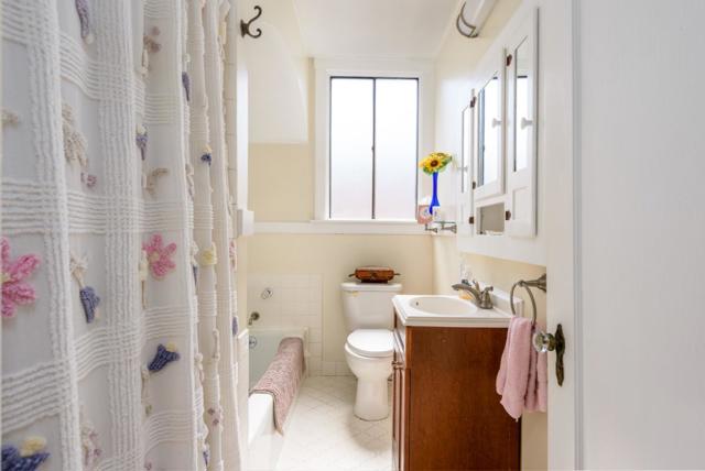 513 Park Way, South San Francisco CA: https://media.crmls.org/mediaz/3dfa5298-fc23-4327-9390-49f1bfe7370d.jpg