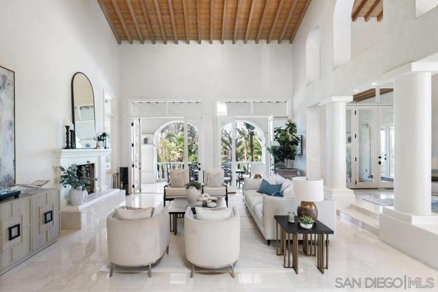3247 Cerros Redondos, Rancho Santa Fe CA: https://media.crmls.org/mediaz/3dfa539d-c3b4-4401-958e-a169f485abb5.jpg