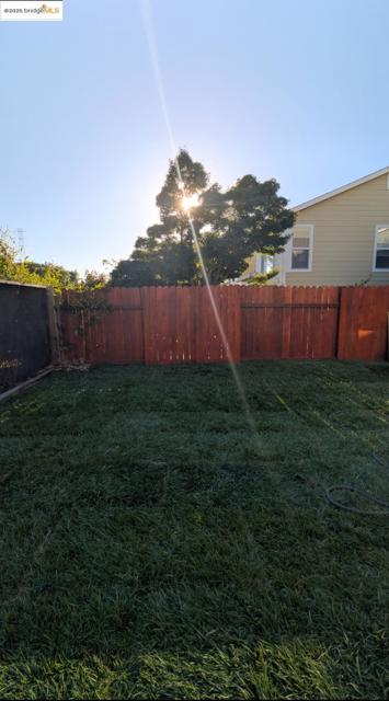 227 Clearpointe Dr, Vallejo CA: https://media.crmls.org/mediaz/3dfa6d4a-f02b-4ca5-84ac-3d1b60a78451.jpg