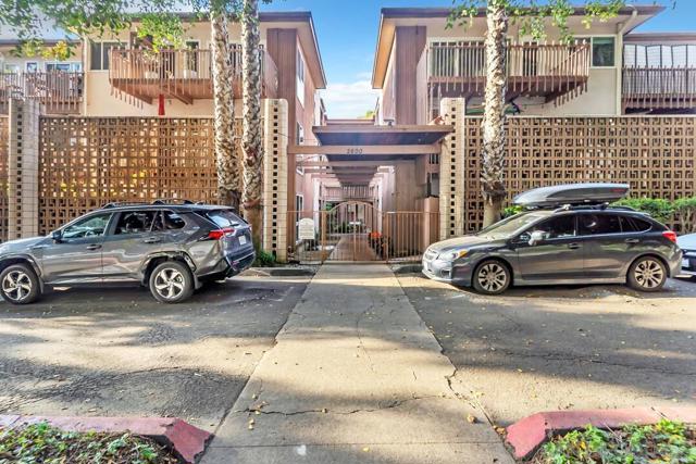 2600 Torrey Pines Rd, La Jolla CA: https://media.crmls.org/mediaz/3dfa9d47-7e1e-4bec-9611-3ae73fea28d7.jpg