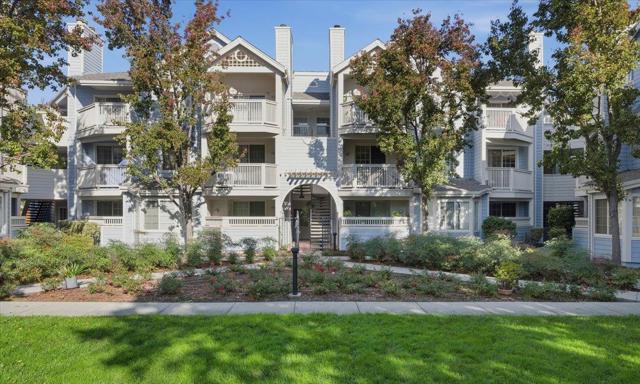 608 Arcadia Terrace, Sunnyvale CA: https://media.crmls.org/mediaz/3dfb4000-d5ec-4e23-a0b8-001c02f9407b.jpg
