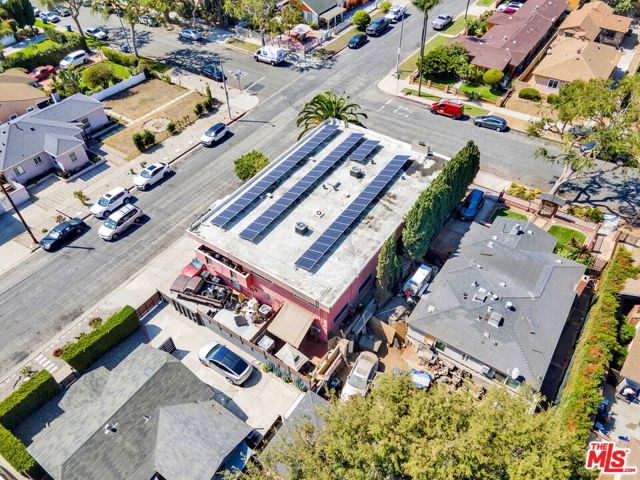 724 S Flower Street, Inglewood CA: https://media.crmls.org/mediaz/3dfbaadf-e3dc-473a-ba9c-198fe74e85be.jpg