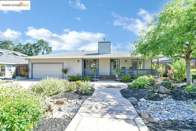1271 Camino Tassajara, Danville CA: https://media.crmls.org/mediaz/3dfbe092-c7a8-4204-9ab4-1489a0d9c8cd.jpg