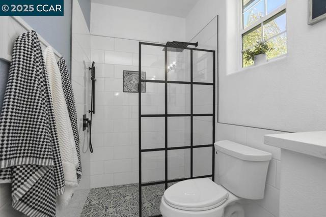 369 Myrtle Ln, Oakley CA: https://media.crmls.org/mediaz/3dfc795d-4c28-49ba-bdc9-5487fb3deaf6.jpg
