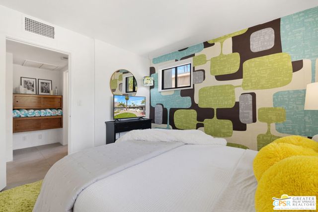 1251 E San Lorenzo Road, Palm Springs CA: https://media.crmls.org/mediaz/3dfc8866-2a00-4496-80db-086cf524f593.jpg